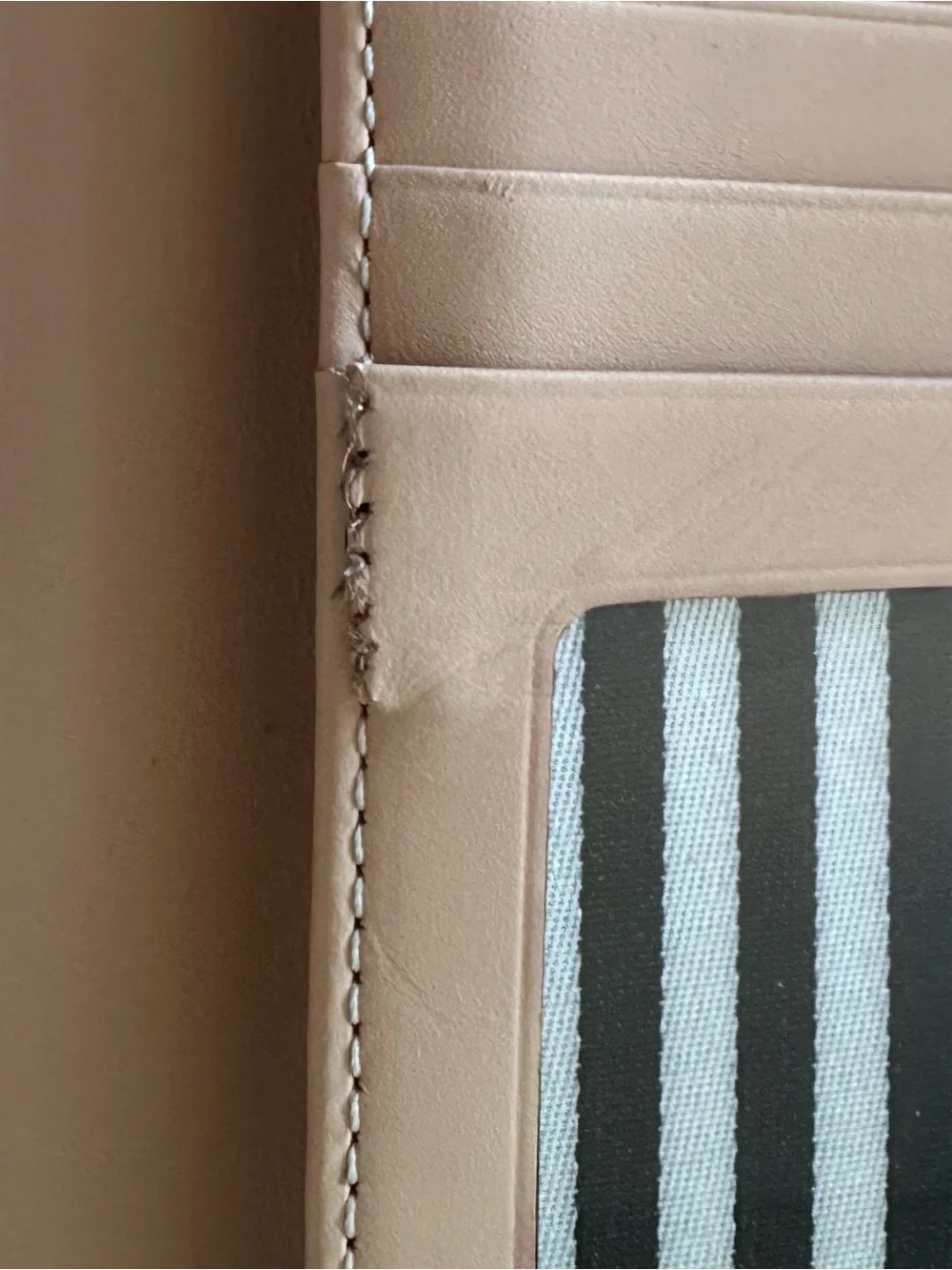 Kate Spade southport Avenue wallet